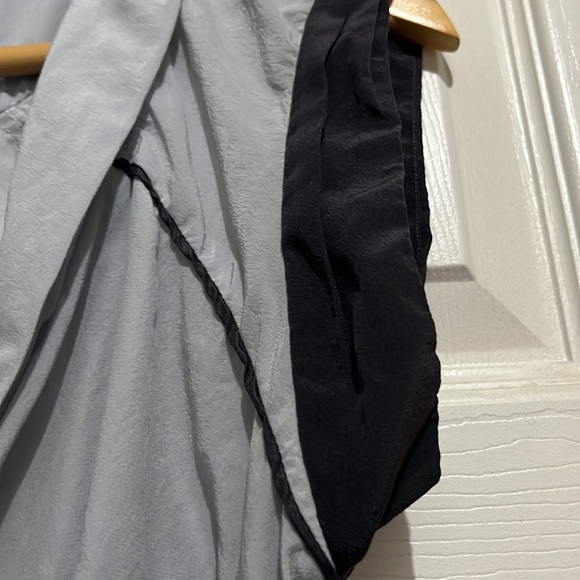 Anthropology top with purple grey accent with side buttons - Picture 4 of 6